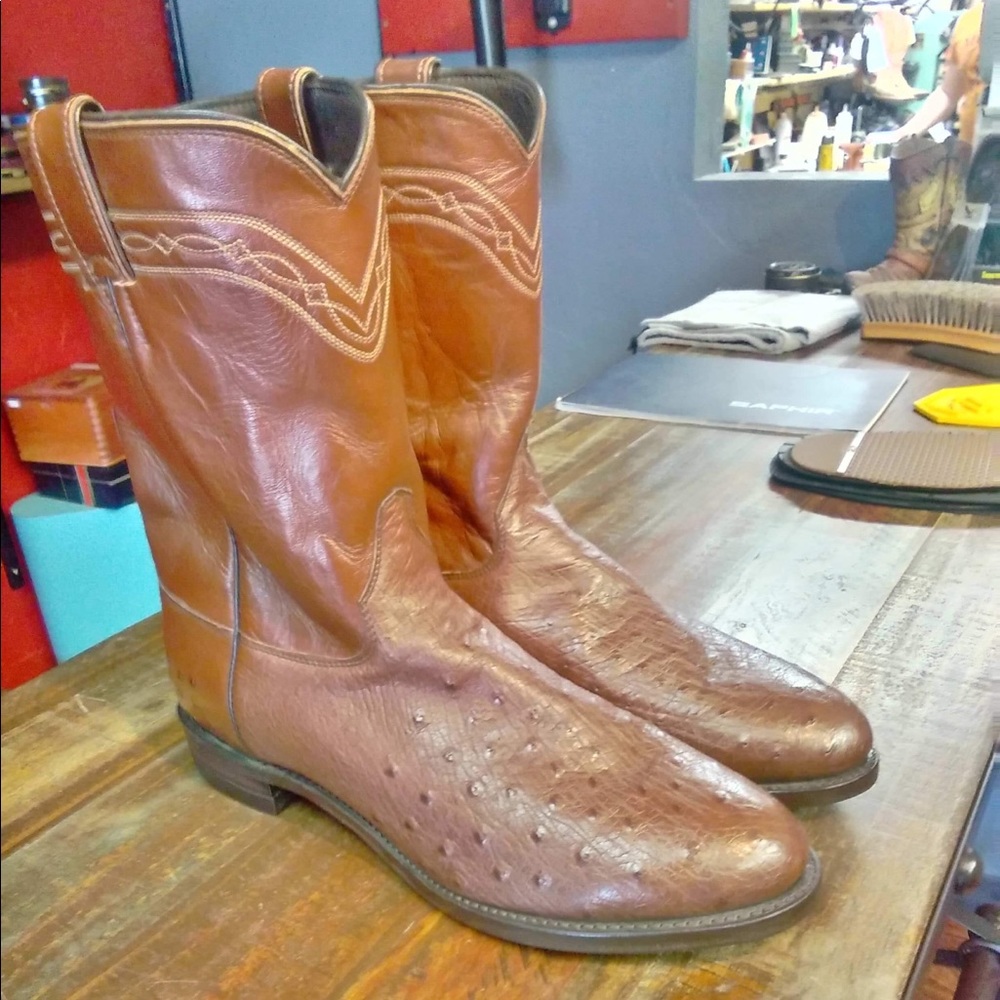 Justin full quill ostrich boots.  Size 12.